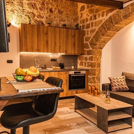 Inverno Medieval Apartment